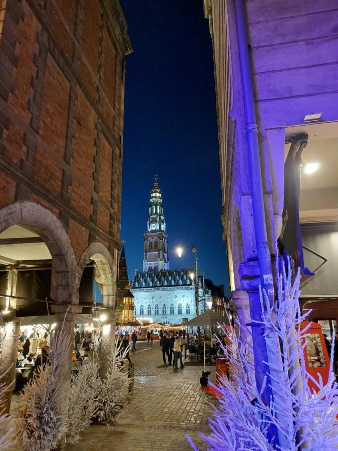 Entre Les Places, Spacieux Avec Parking Gratuit Arras Exterior photo